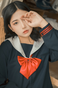 白衣校花与大长腿